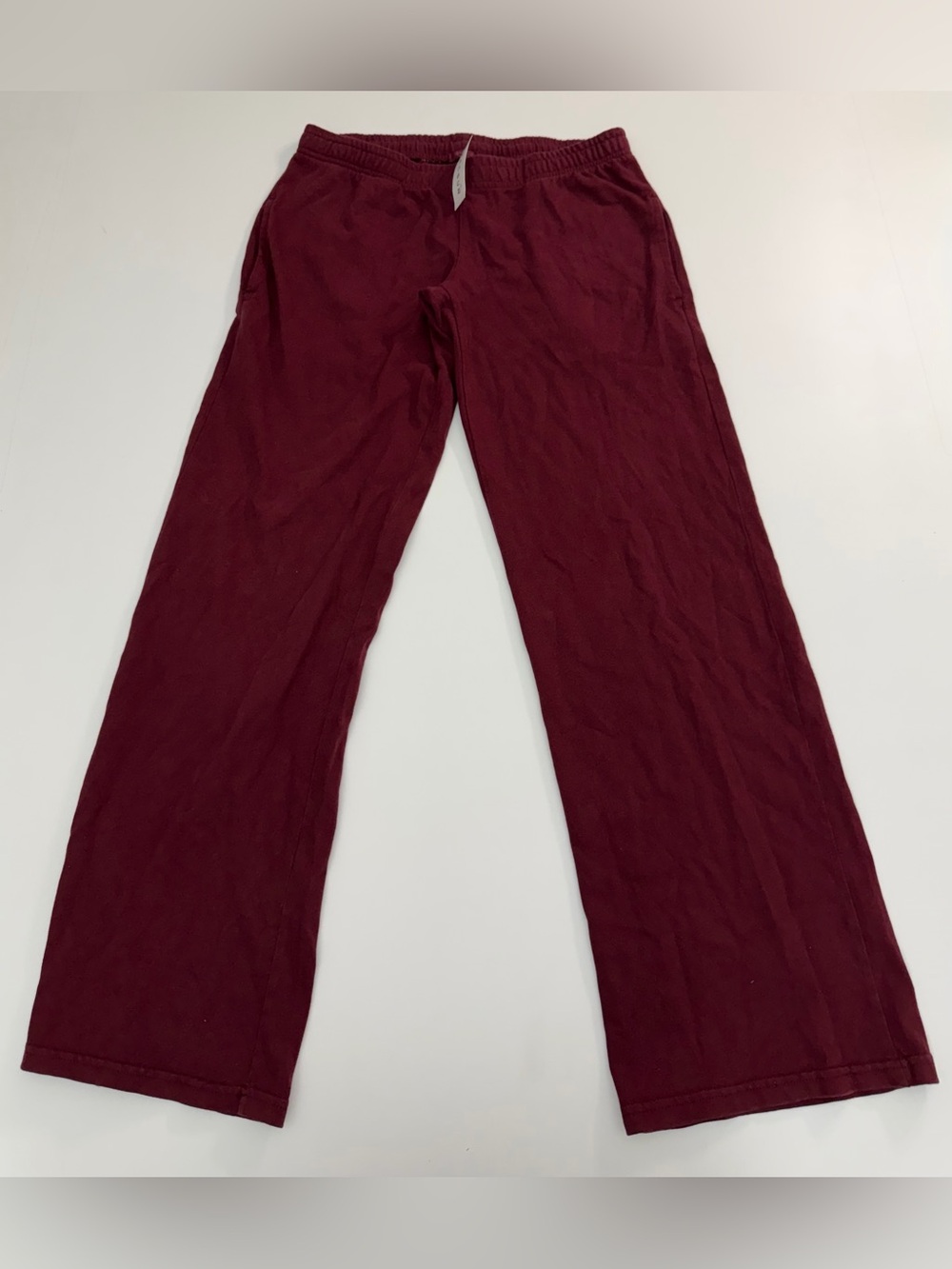 Women’s Brandy Melville / John Galt wide-leg sweatpants in burgundy